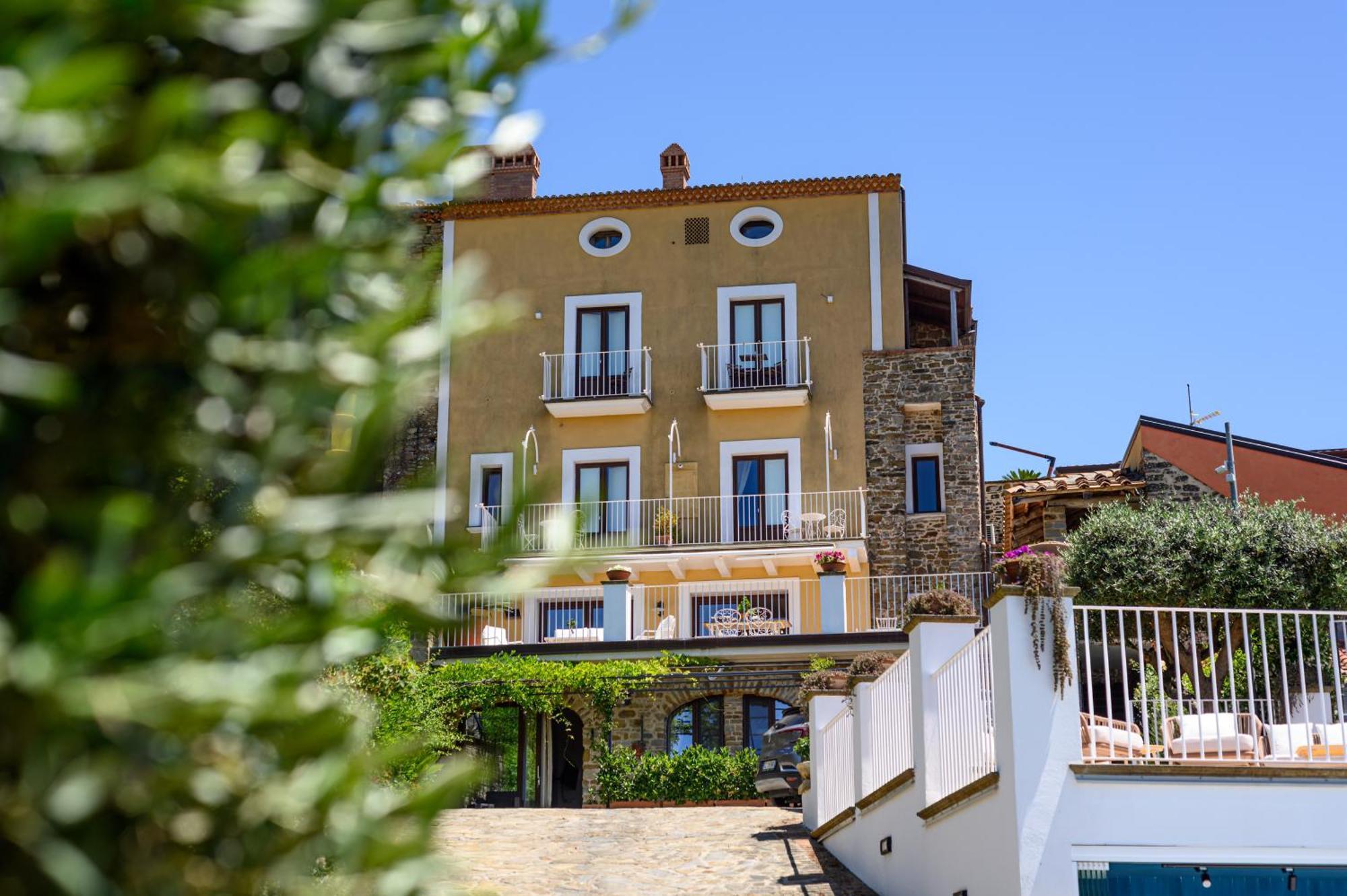 Готель Palazzo Gargano Prignano Cilento Екстер'єр фото