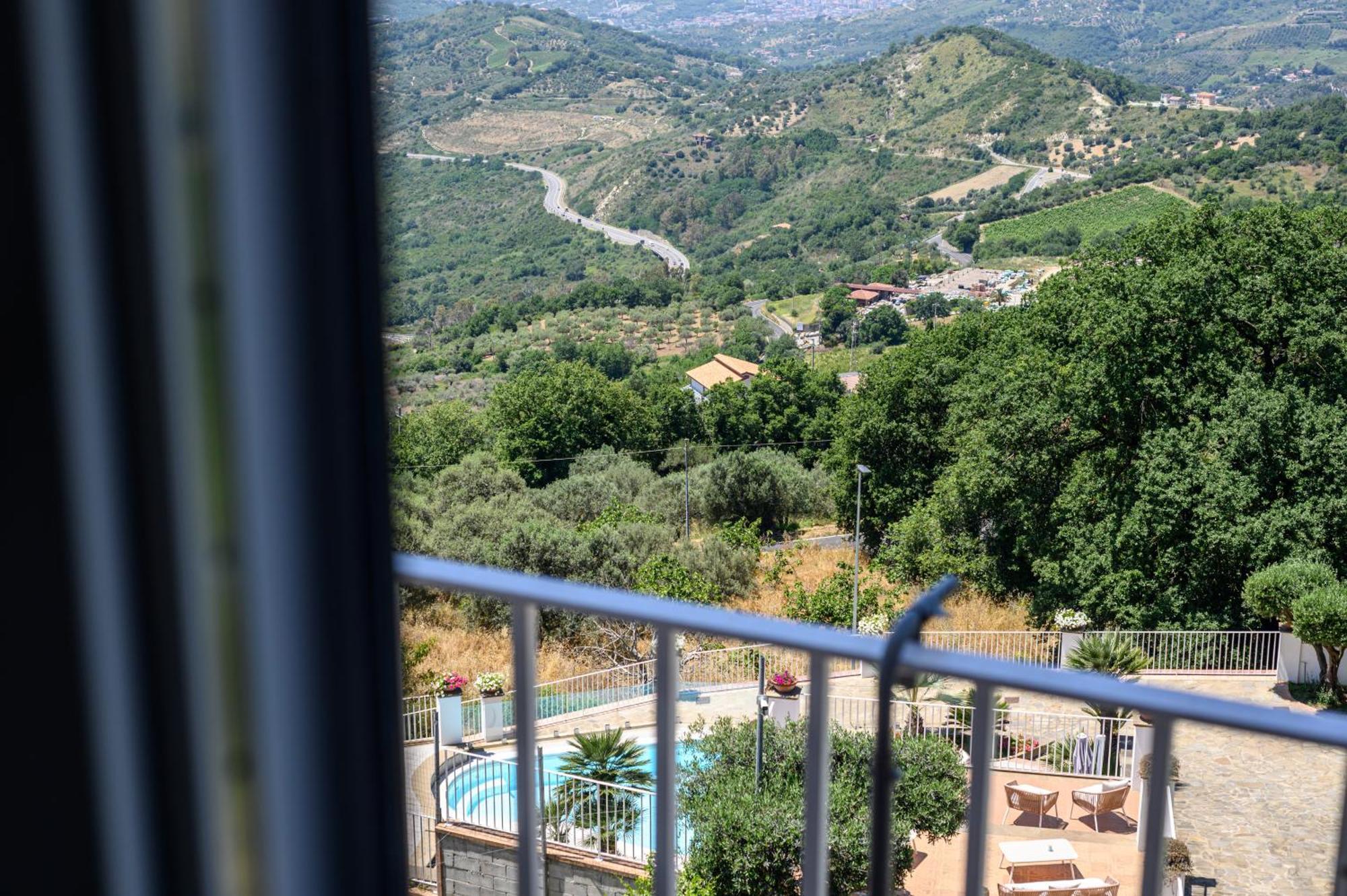 Готель Palazzo Gargano Prignano Cilento Екстер'єр фото